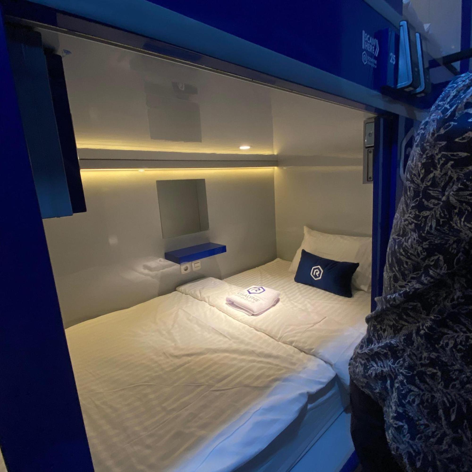 Rosalyne Sleepbox Malioboro 3 호텔 요그야카르타 외부 사진